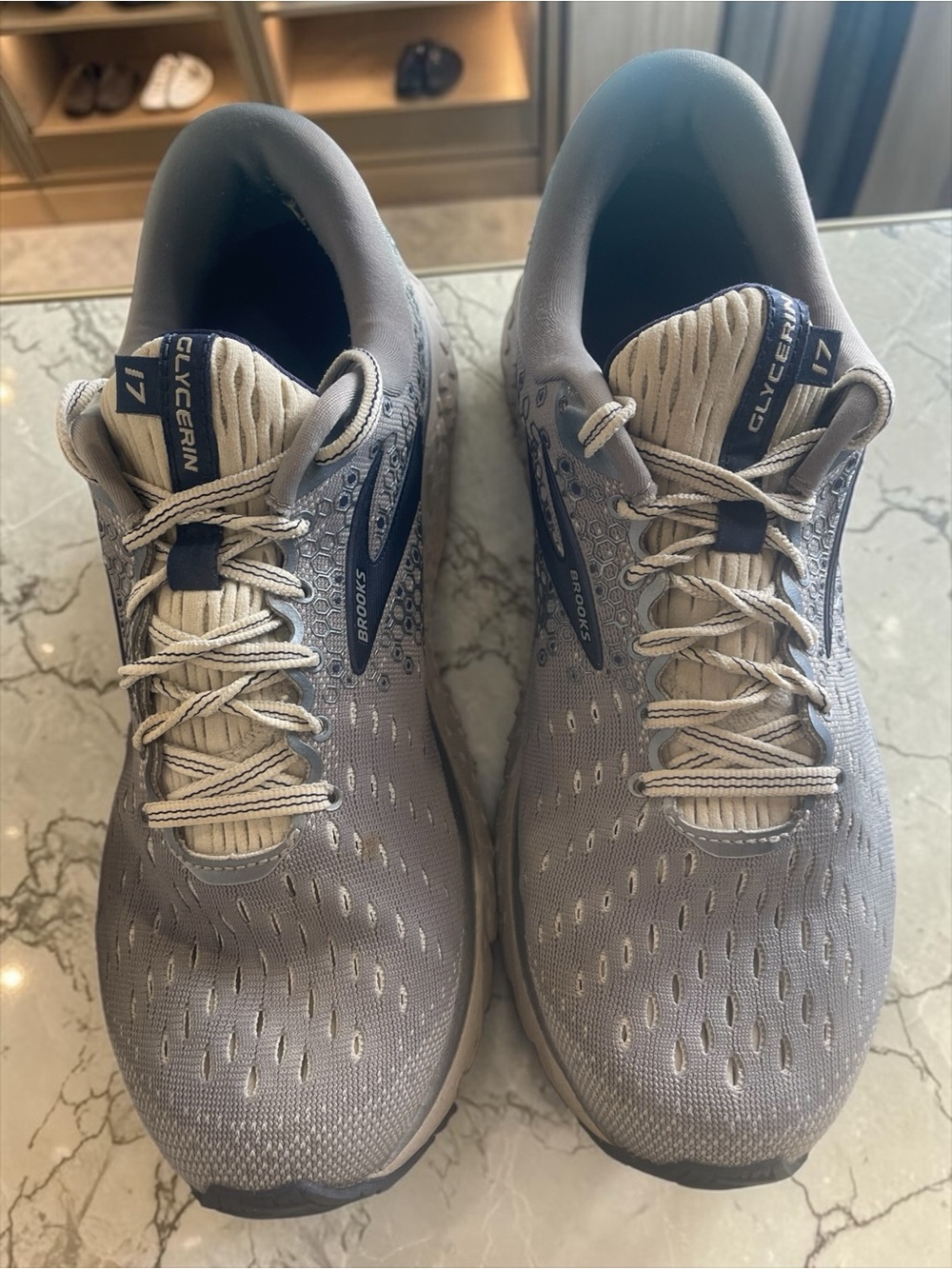 Brooks Glycerin 17 Women’s Gray Plush Cushion Running Sneakers Size 10